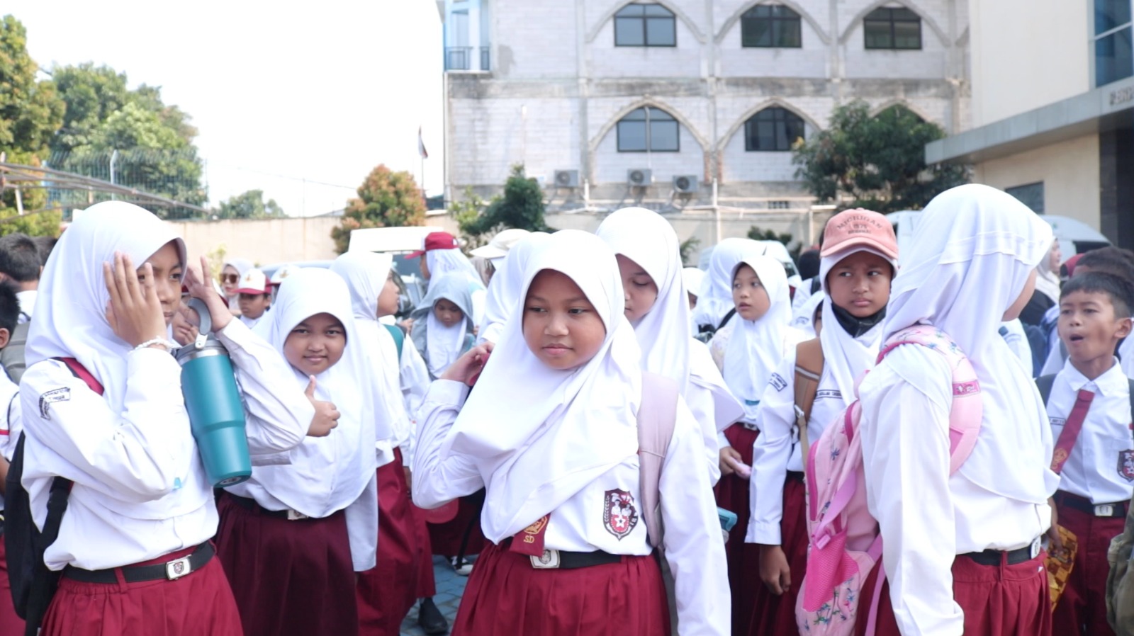Wisata LiterAsyik Ke Perpustakaan Jakarta Timur Bersama SDN Pondok Bambu 10